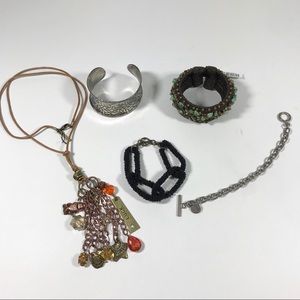 SALE3/$25 Jewelry Bundle 4 Bracelets 1 Necklace
